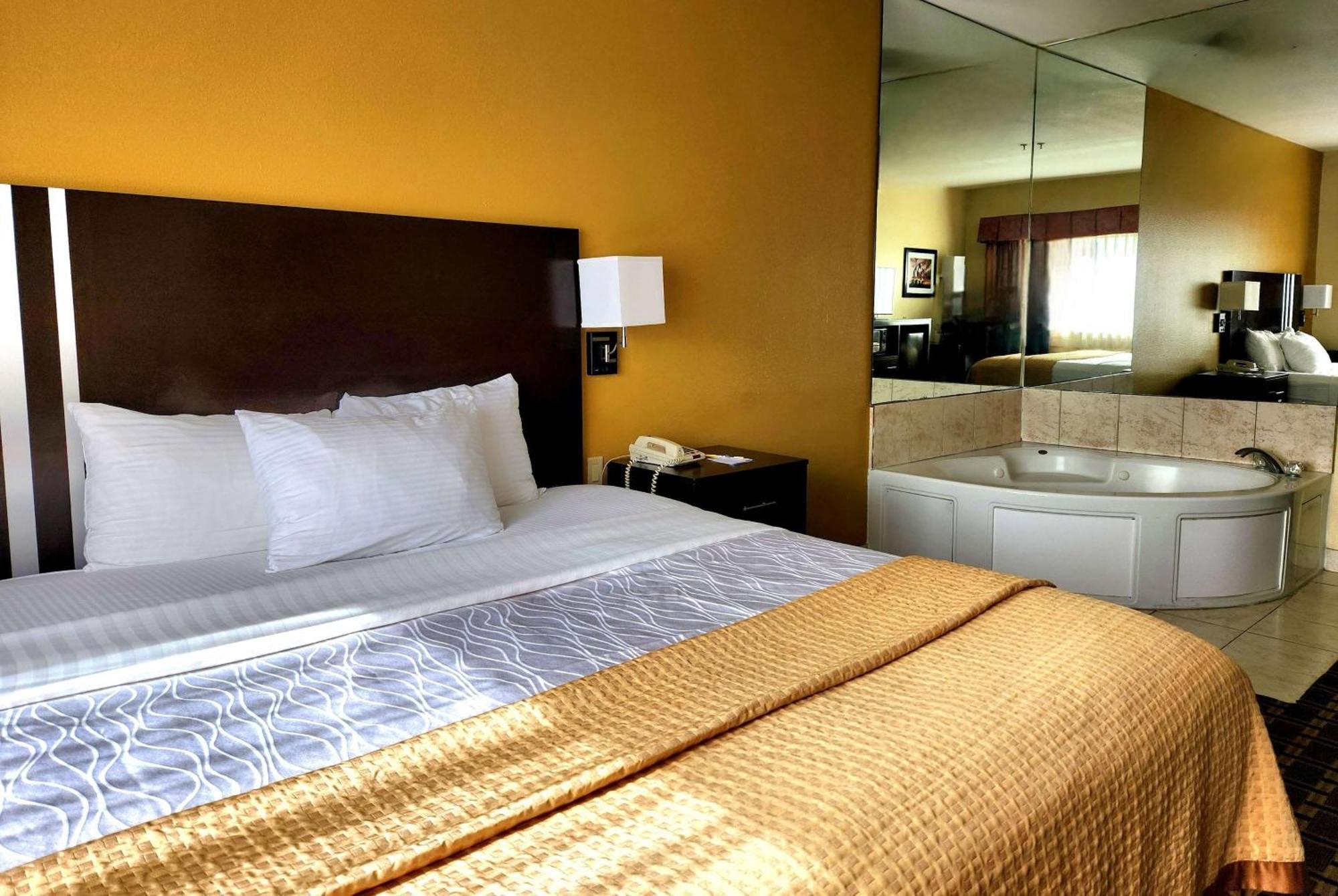 Days Inn & Suites By Wyndham Sam Houston Tollway Jersey Village Eksteriør bilde