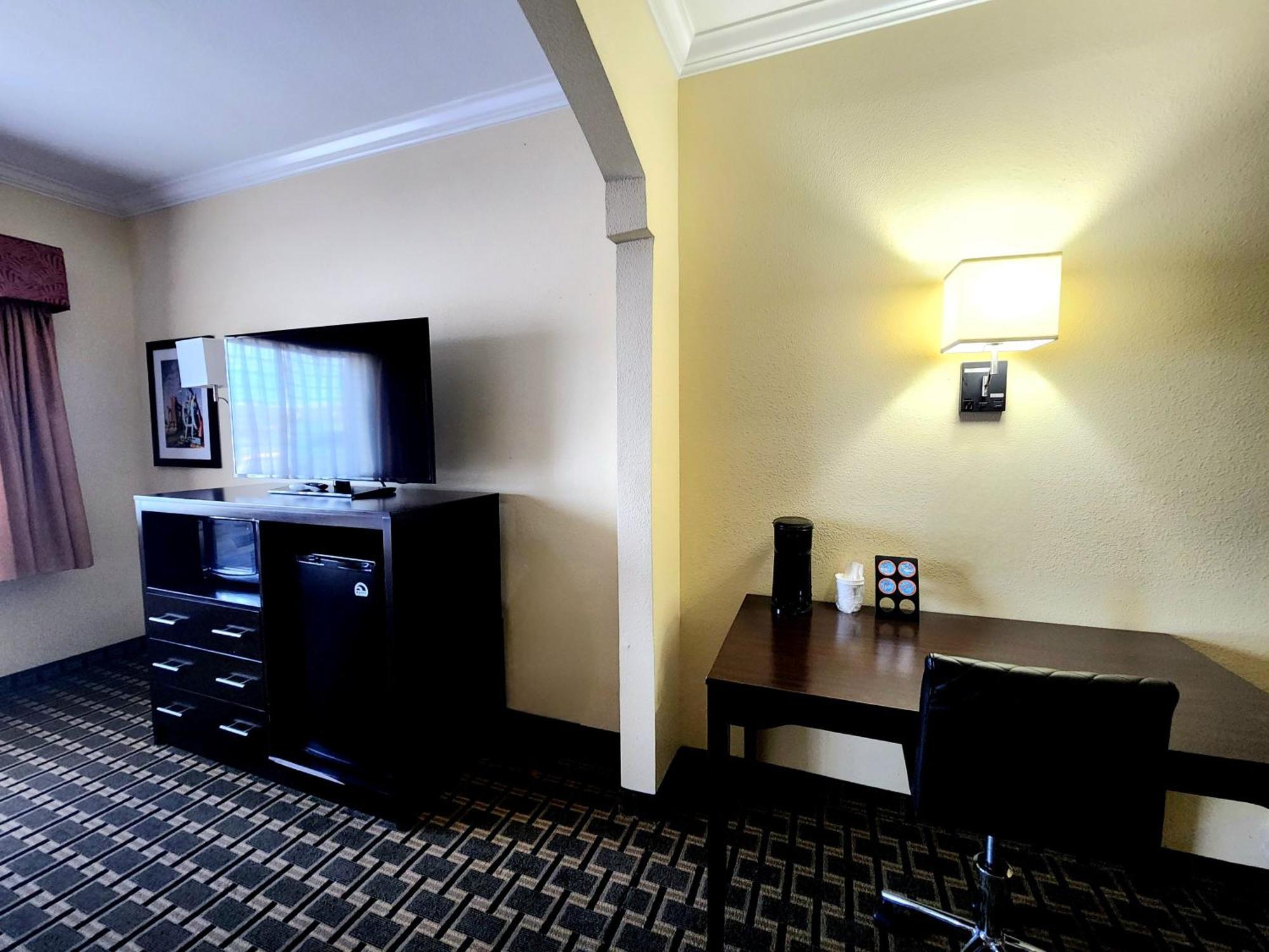 Days Inn & Suites By Wyndham Sam Houston Tollway Jersey Village Eksteriør bilde