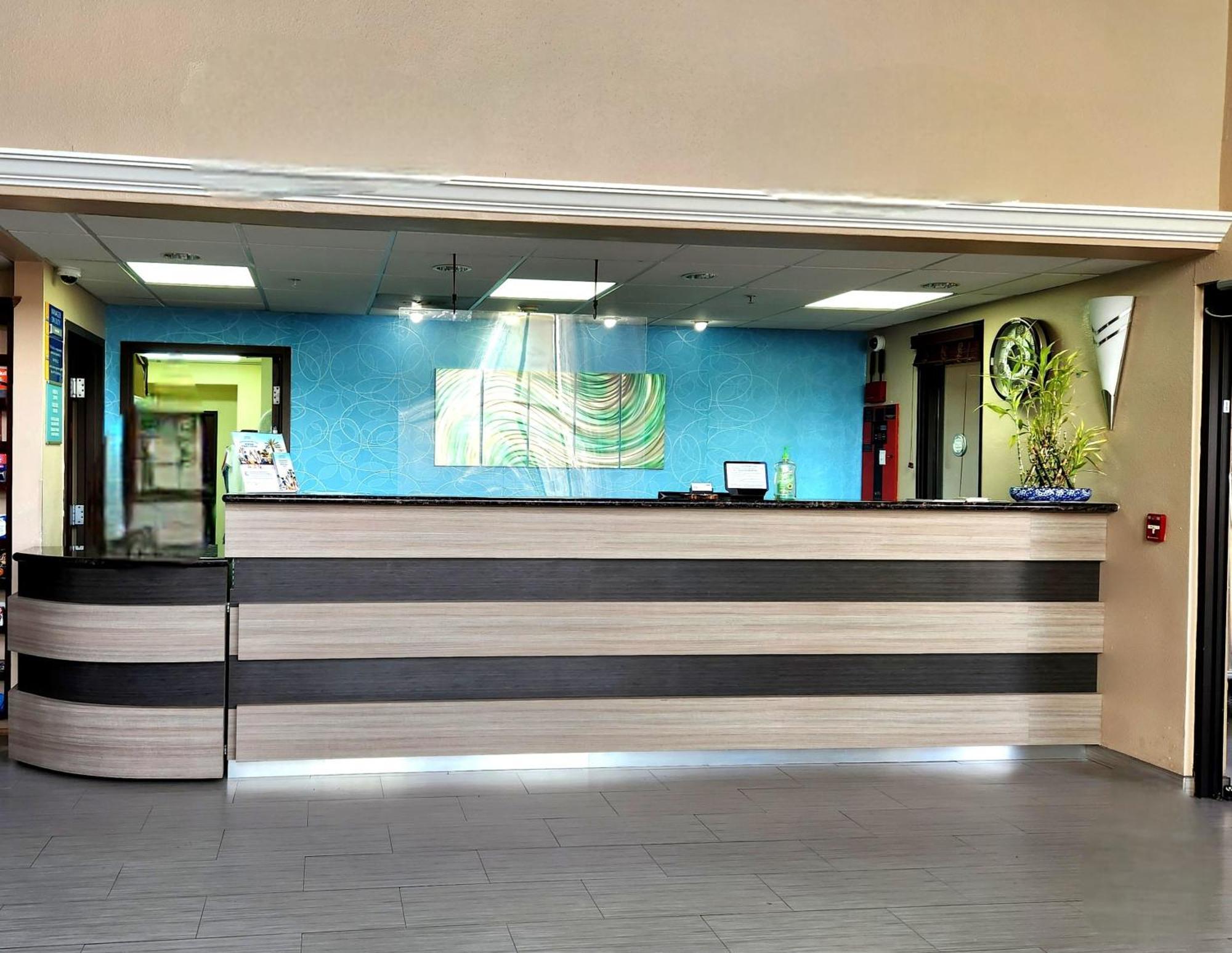 Days Inn & Suites By Wyndham Sam Houston Tollway Jersey Village Eksteriør bilde