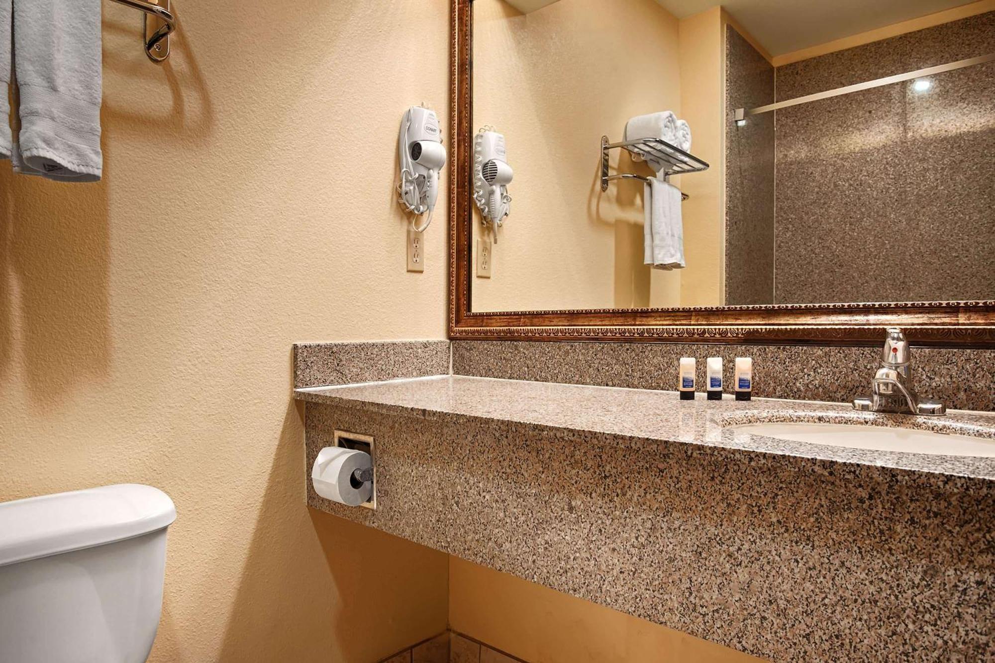 Days Inn & Suites By Wyndham Sam Houston Tollway Jersey Village Eksteriør bilde